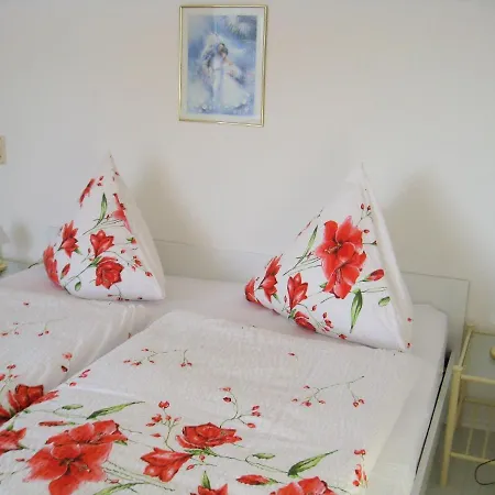 Welcoming With Balcony Garden Private Terrace Apartment *